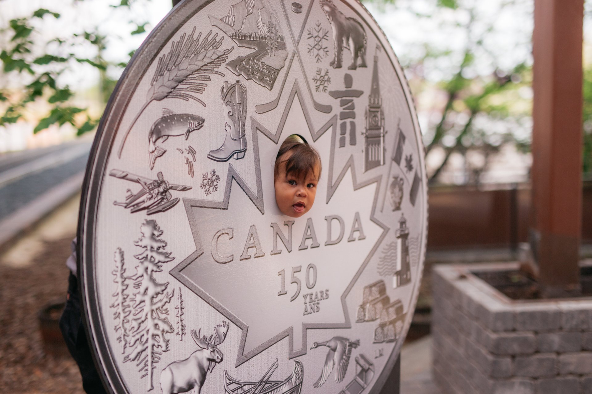 1973 年カナダ銀行紙幣の 1 ドル連続紙幣の切断と折り間違い How