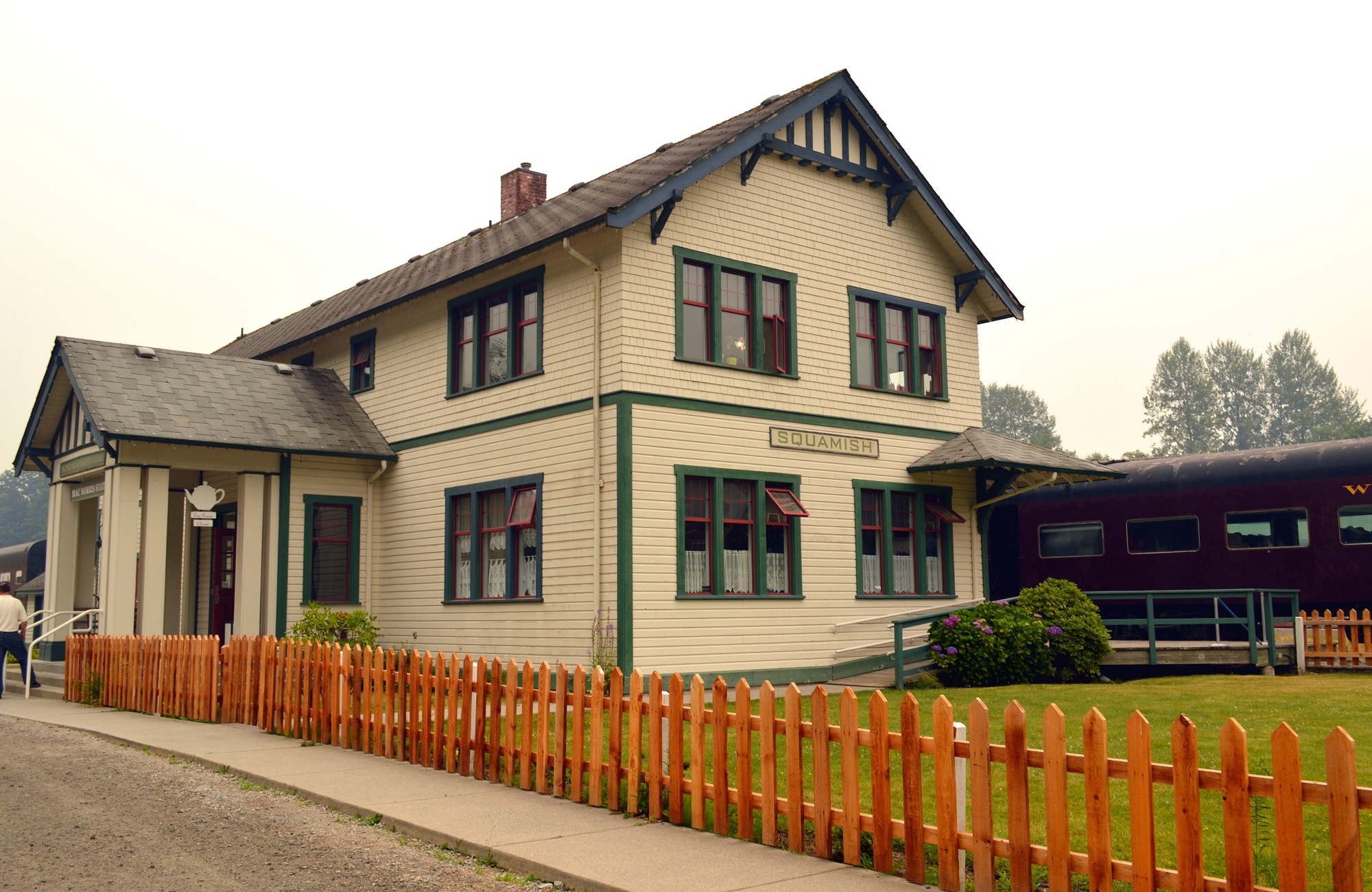 蒸気機関車が走り、街ができた | Destination Canada